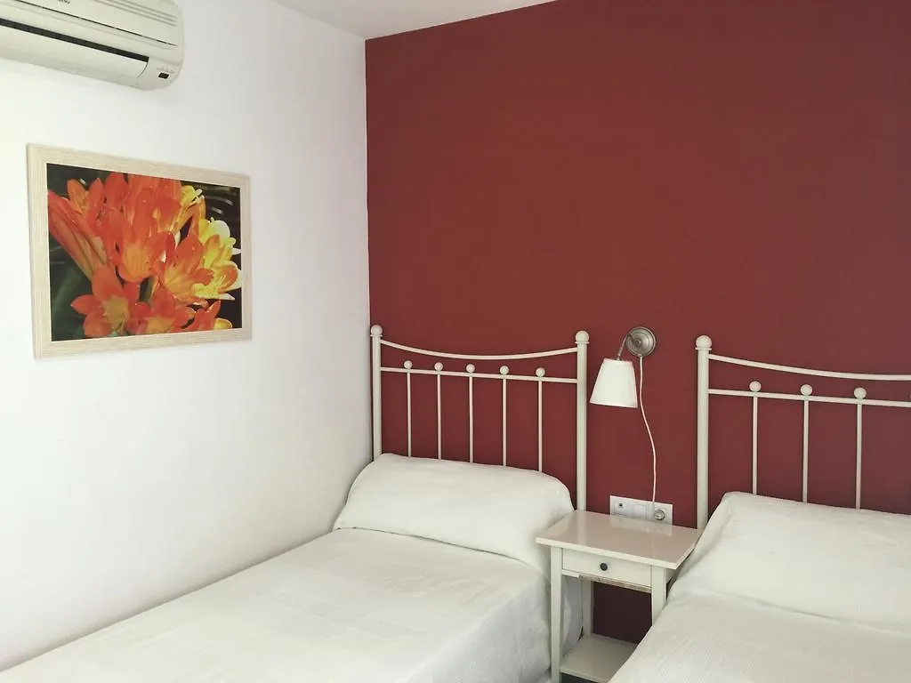Hostal Monteluna Росиана 3*,